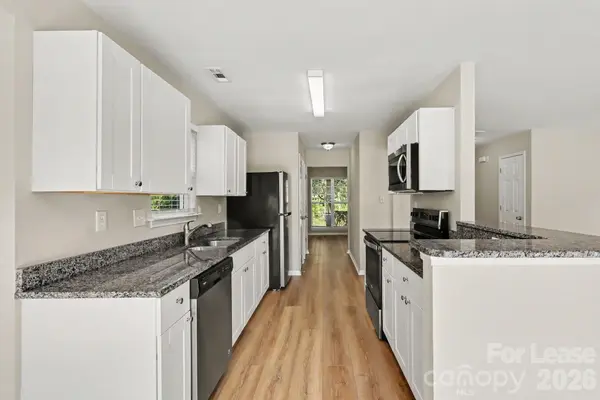 8011 Rolling Meadows LN, Huntersville, NC 28078