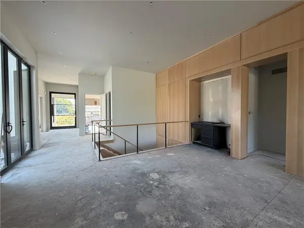 3252 W 133rd TER, Leawood, KS 66209