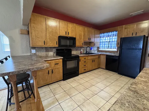 214 Grant ST, Royal Center, IN 46978