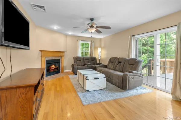 70 Orchard Crest DR, Westtown, NY 10998