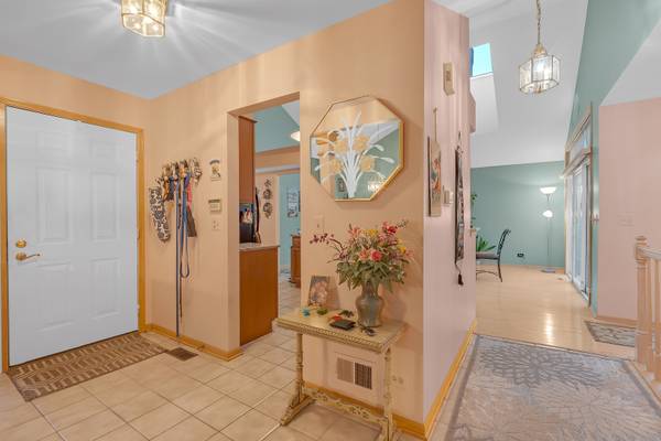 2026 N Windham CT, Arlington Heights, IL 60004