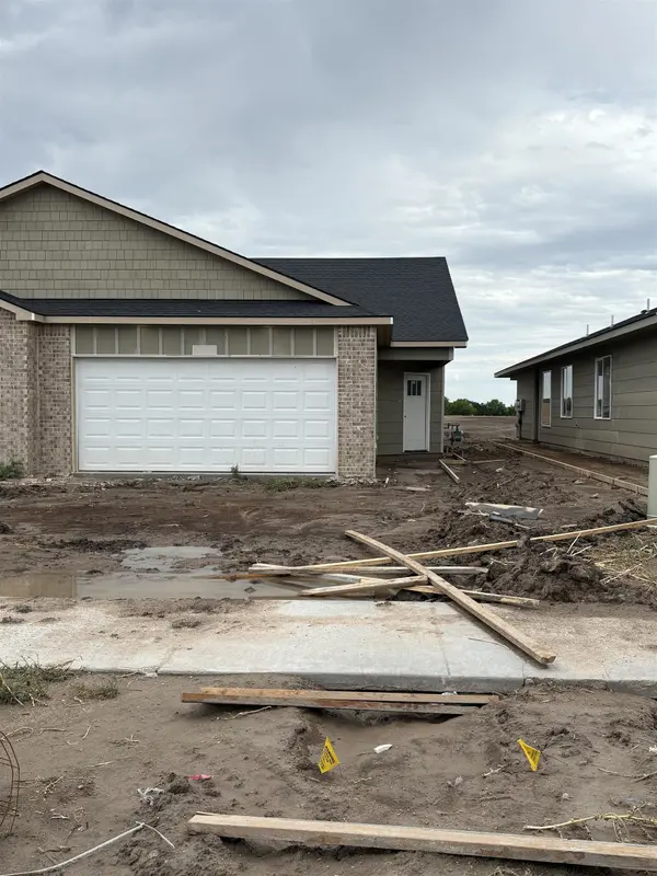 2904 S Denene ST, Wichita, KS 67215