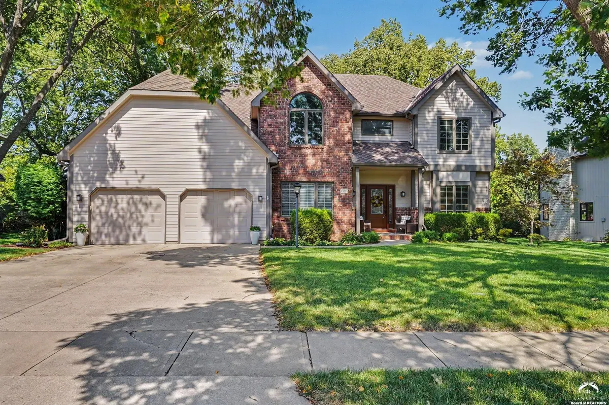 4708 Muirfield DR, Lawrence, KS 66047