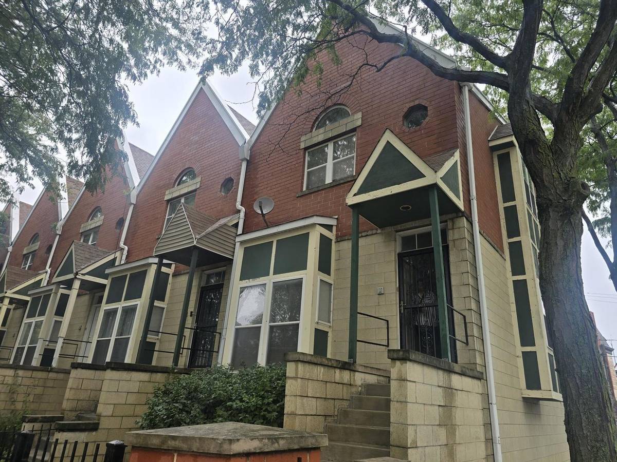 4611 S Lake Park AVE, Chicago, IL 60653