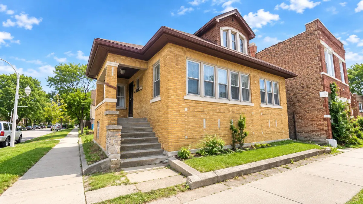 1435 W Marquette RD, Chicago, IL 60636
