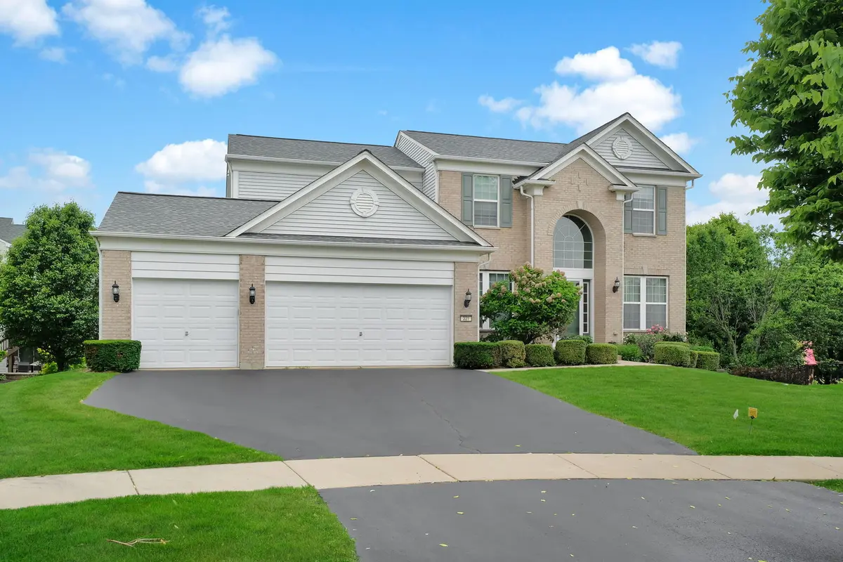 321 Parker PL, Oswego, IL 60543