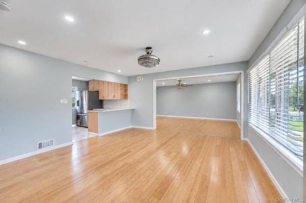 165 Wilfred BLVD, Hicksville, NY 11801