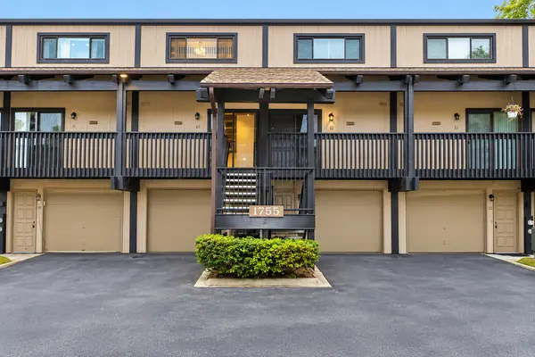 1755 Rand RD #10, Des Plaines, IL 60016
