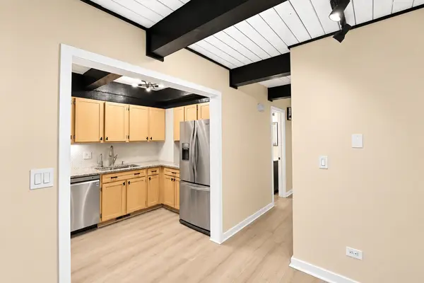 1755 Rand RD #10, Des Plaines, IL 60016