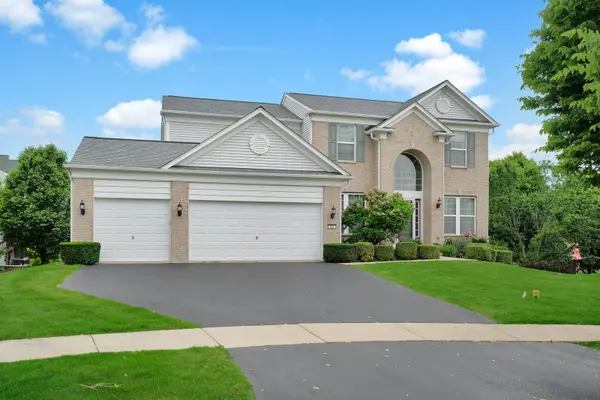 321 Parker PL, Oswego, IL 60543