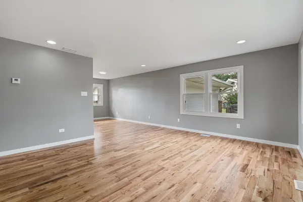 20 Elm AVE, Hobart, IN 46342