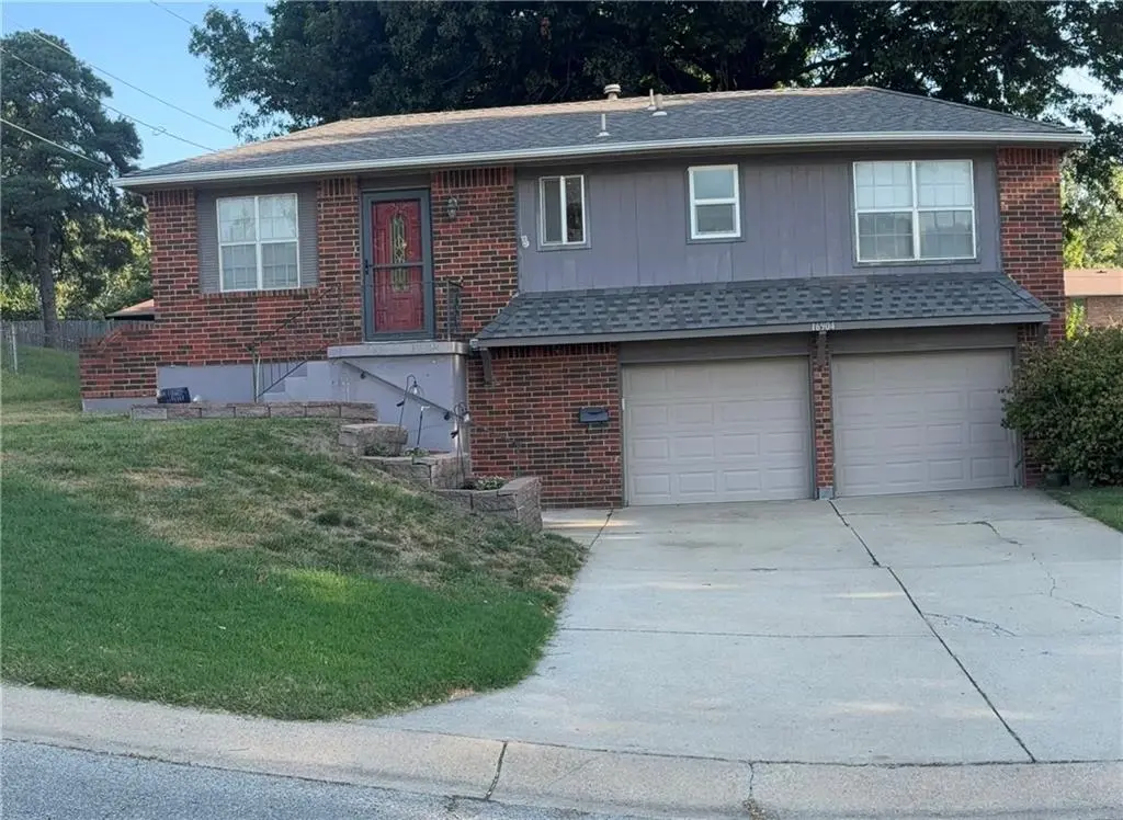 16904 E 35th TER, Independence, MO 64055