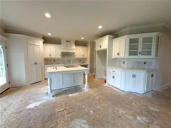 1070 Fir LN, Liberty, MO 64068