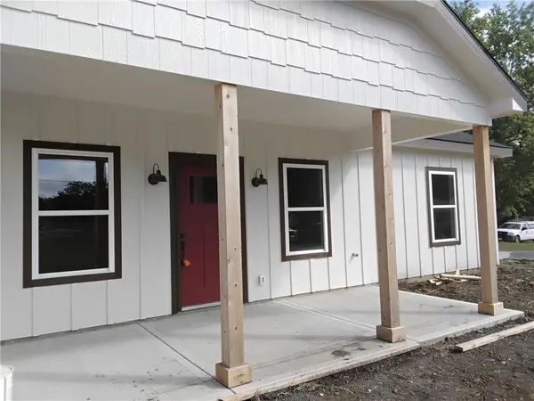 202 W Redwood ST, Archie, MO 64725