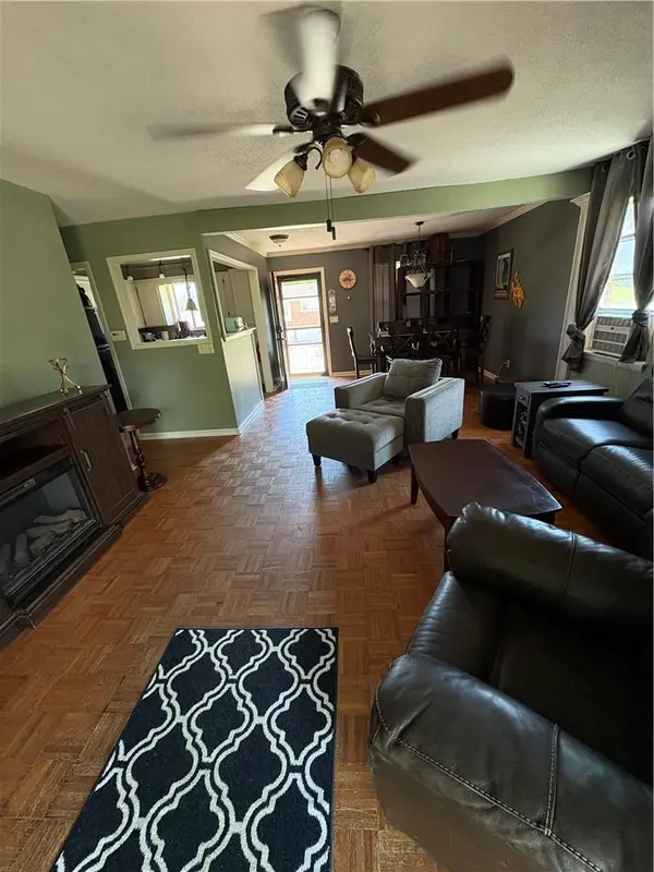 16904 E 35th TER, Independence, MO 64055