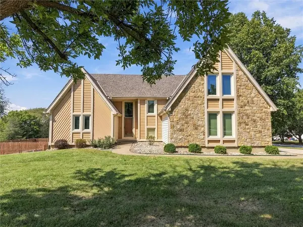 8500 W 148th ST, Overland Park, KS 66223
