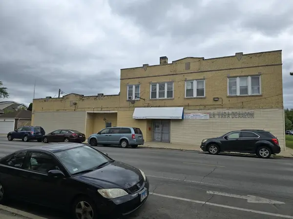 5154 W Wolfram ST, Chicago, IL 60641