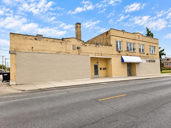 5154 W Wolfram ST, Chicago, IL 60641