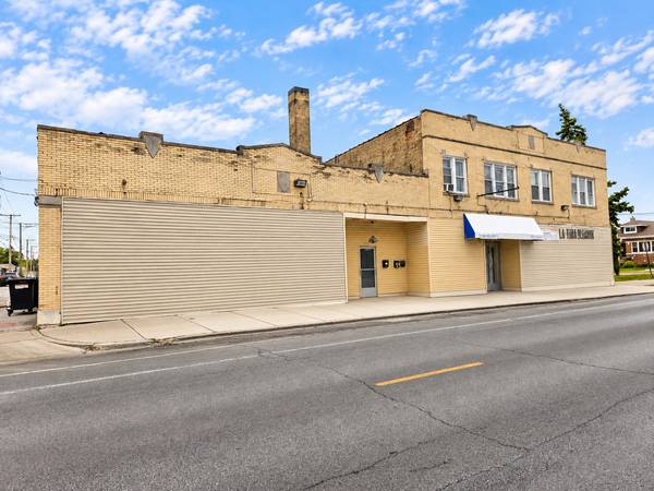 5154 W Wolfram ST, Chicago, IL 60641
