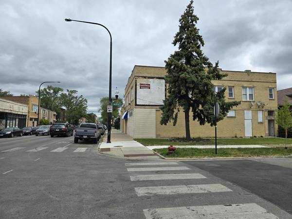 5154 W Wolfram ST, Chicago, IL 60641