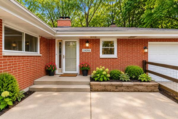 39266 N North AVE, Beach Park, IL 60099