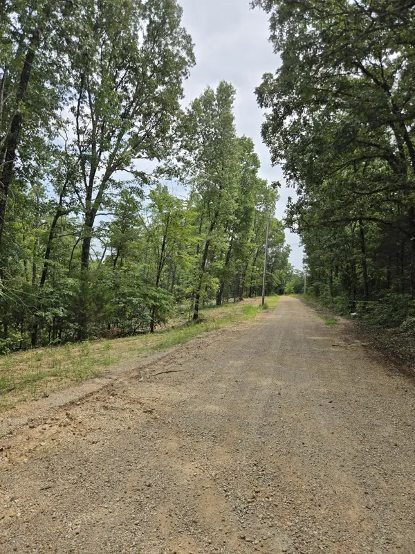 002 76-126, Norwood, MO 65717