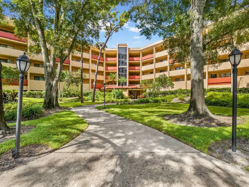 3076 EASTLAND BLVD #203, Clearwater, FL 33761
