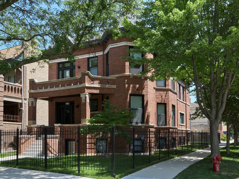 2039 N Humboldt BLVD, Chicago, IL 60647
