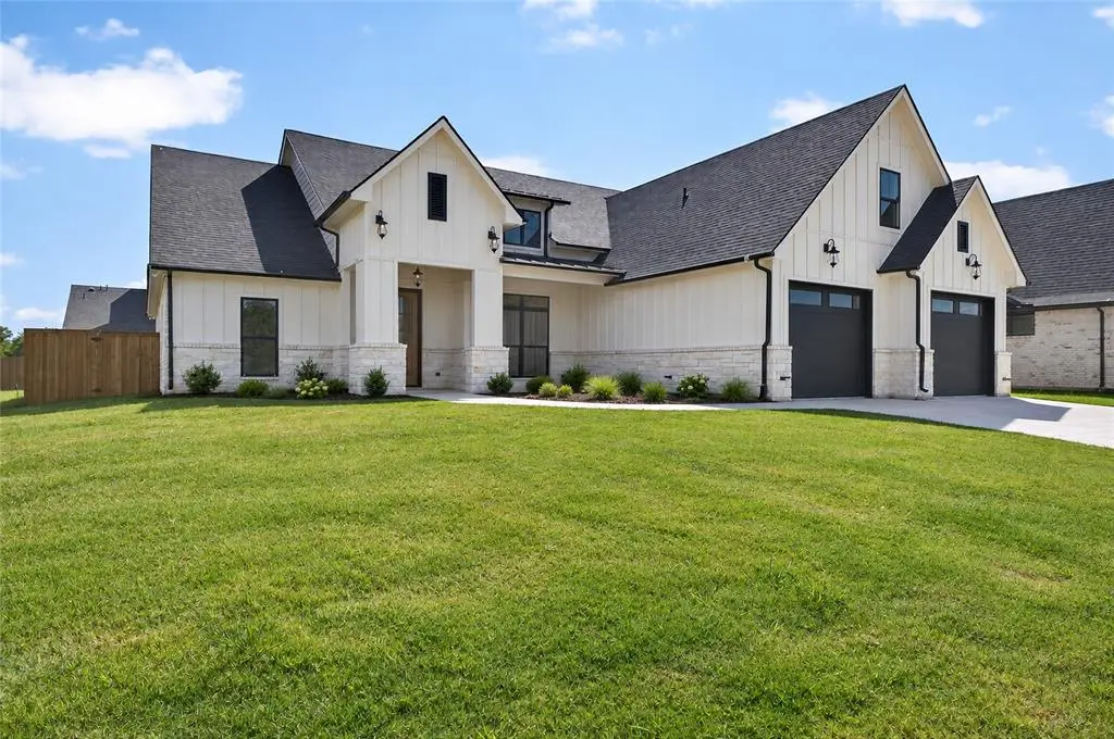 2033 Nichole Boulevard, Pottsboro, TX 75076