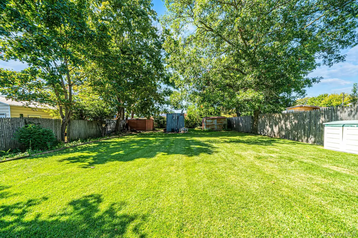 182-A Commack RD, Deer Park, NY 11729