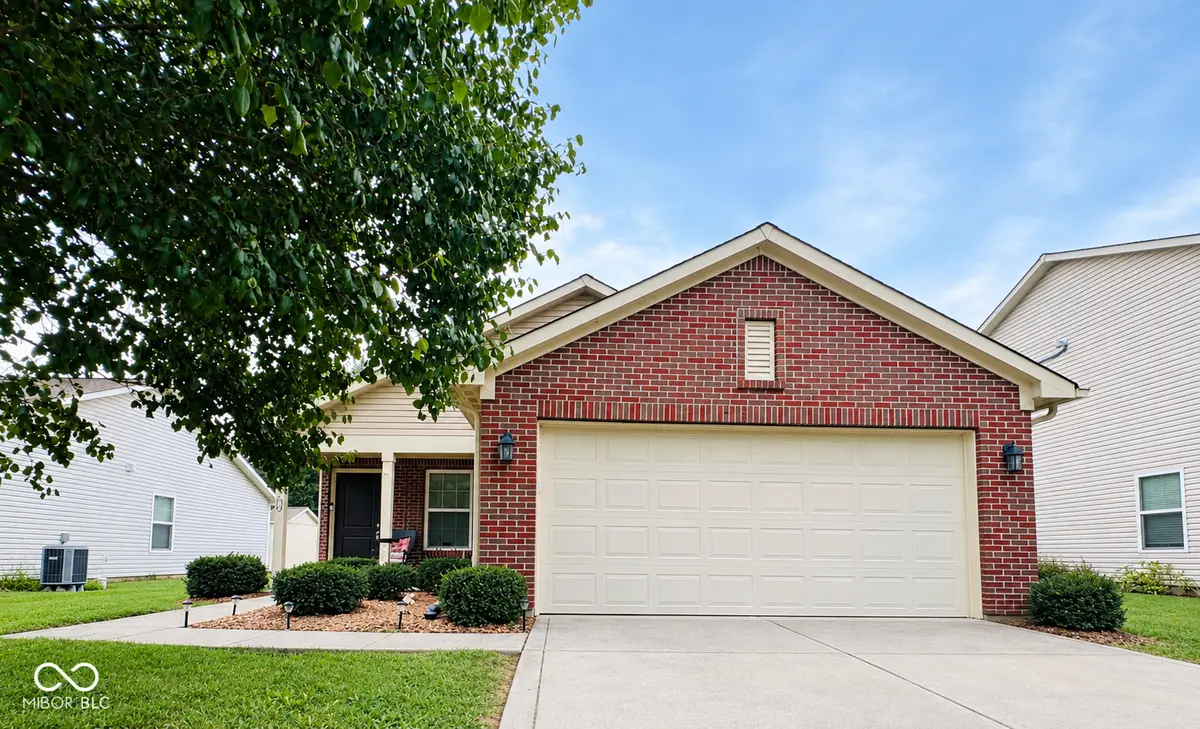 155 Thistlewood DR, Greenfield, IN 46140