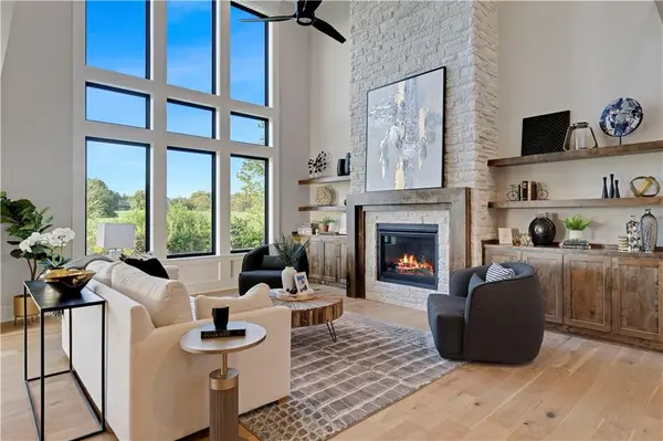 11808 W 181st ST, Overland Park, KS 66013