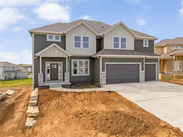 19873 W 114th PL, Olathe, KS 66061