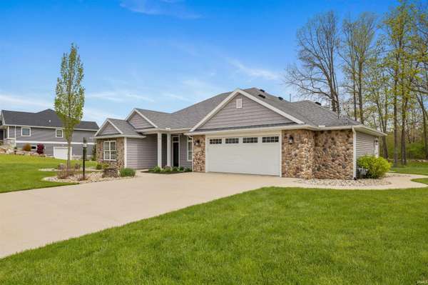 3330 Kellygreen CT, Angola, IN 46703