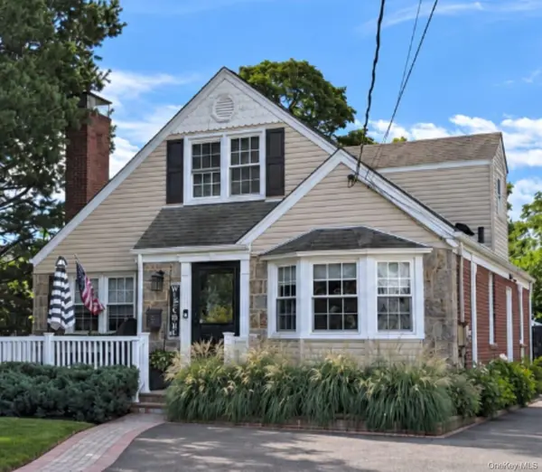 2 Windsor PL, Lynbrook, NY 11563