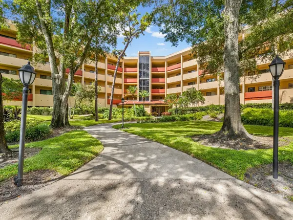 3076 EASTLAND BLVD #203, Clearwater, FL 33761