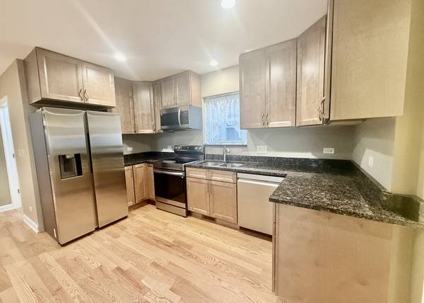3337 N Orange AVE, Chicago, IL 60634