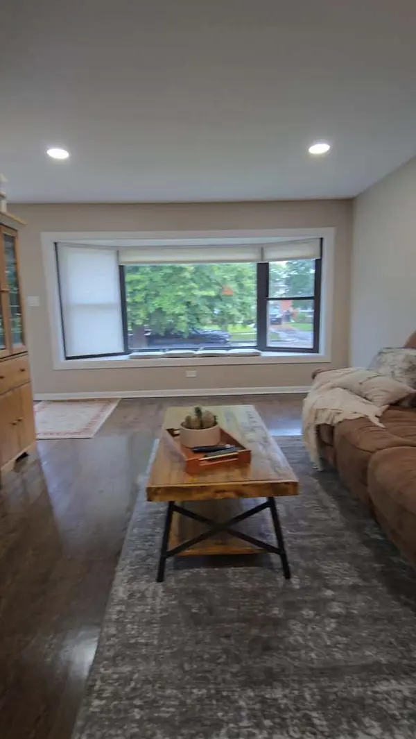 7039 N Ottawa AVE, Chicago, IL 60631