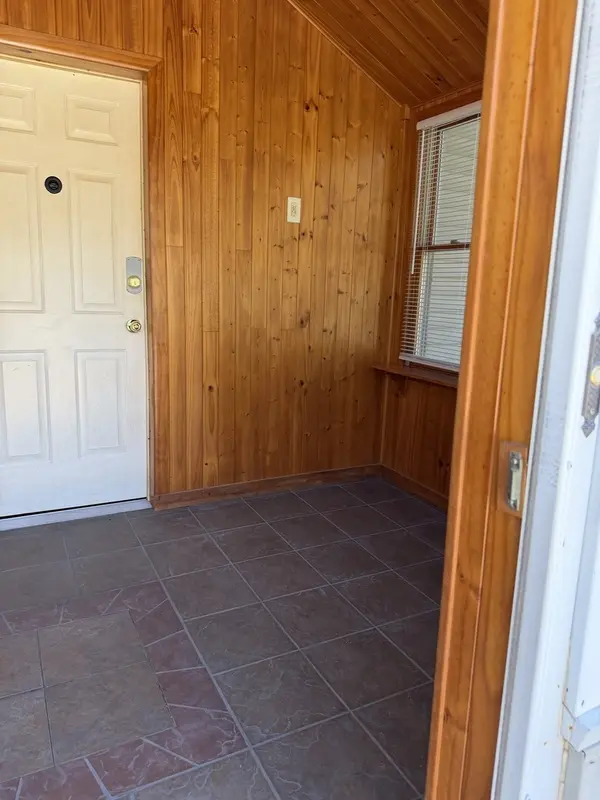 312 E South ST, Clinton, IL 61727