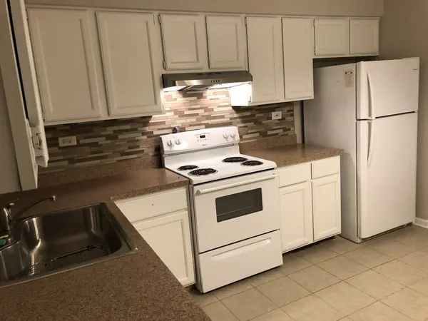 1211 Whispering Hills CT #1A, Naperville, IL 60540