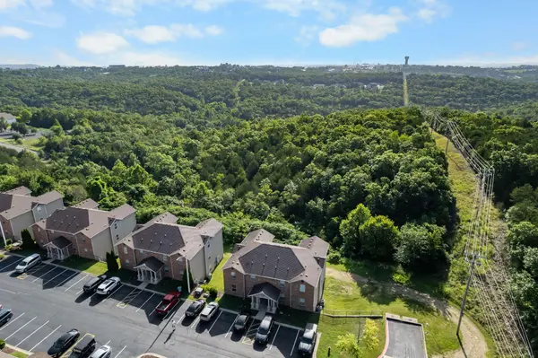 2919 Vineyards Pkwy #2, Branson, MO 65616