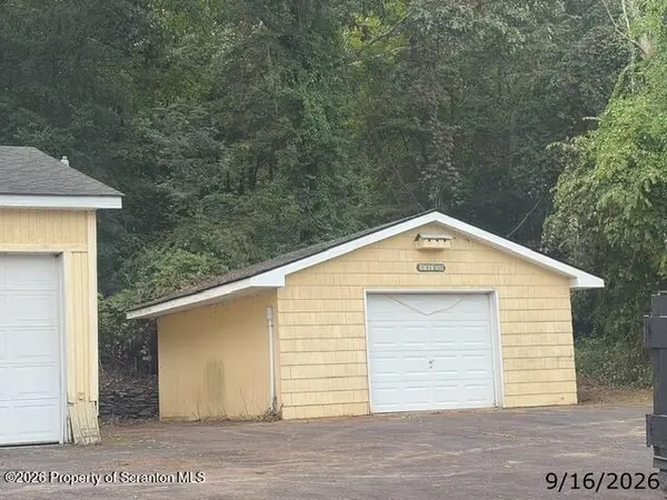 163 Old State RD, Falls, PA 18615