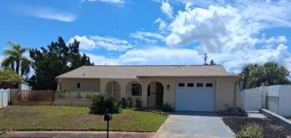 8758 HEMLOCK LN, Port Richey, FL 34668
