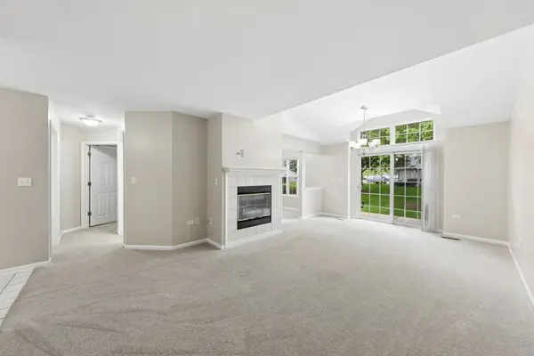 1922 Heron AVE #B, Schaumburg, IL 60193