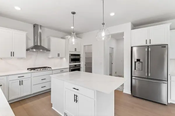 661 Sierra Pkwy, Waconia, MN 55387