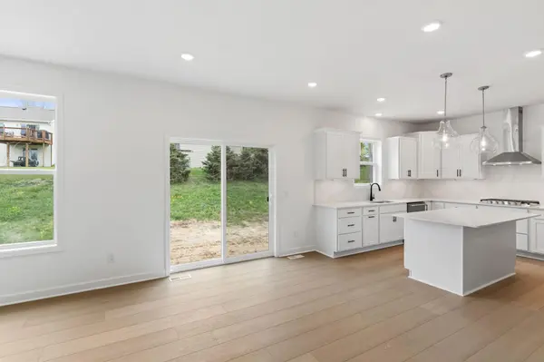 661 Sierra Pkwy, Waconia, MN 55387