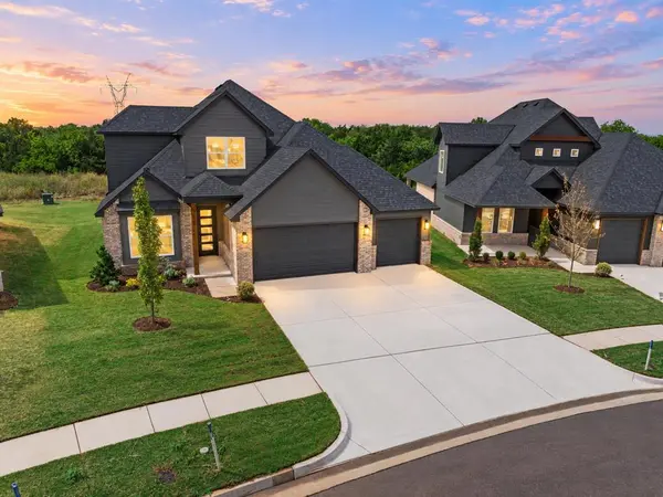 8412 NW 153rd ST, Edmond, OK 73013