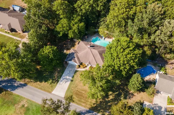1505 W Brewster RD, Herrin, IL 62948