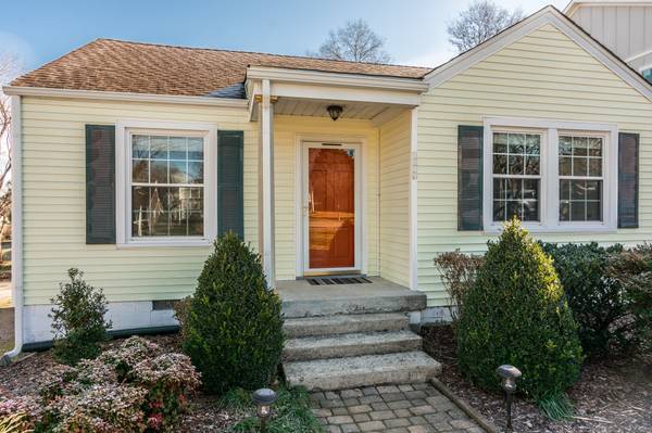 1509A Corder Dr, Nashville, TN 37206