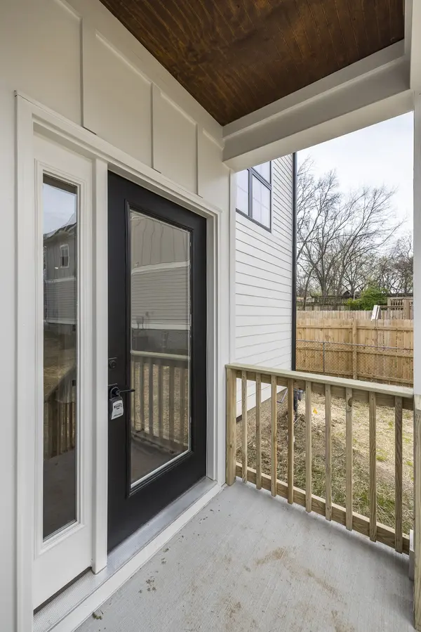 1509B Corder Dr, Nashville, TN 37206